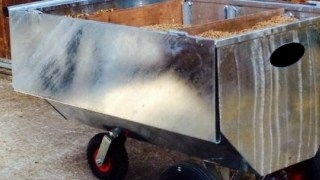 Trolley to the stable for feed фото